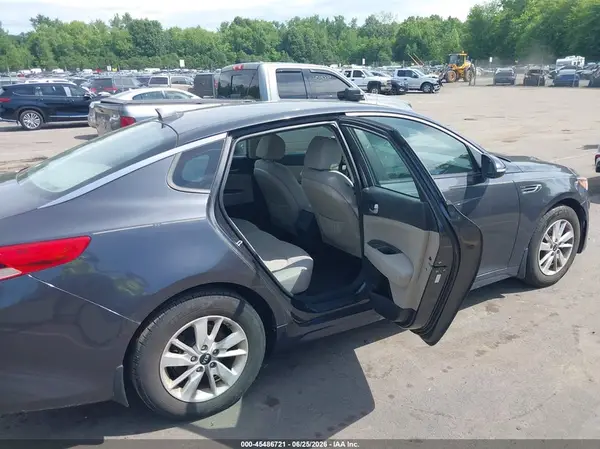 5XXGT4L32HG167828 2017 KIA OPTIMA - Image 8