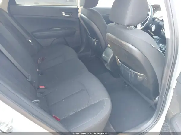 5XXGT4L32HG175394 2017 KIA OPTIMA - Image 8