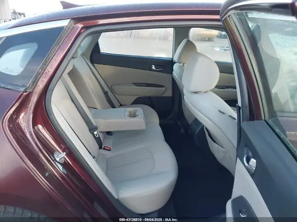 5XXGT4L32JG180214 2018 KIA OPTIMA - Image 8