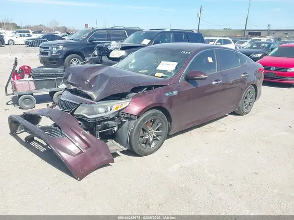 5XXGT4L32JG181783 2018 KIA OPTIMA - Image 2