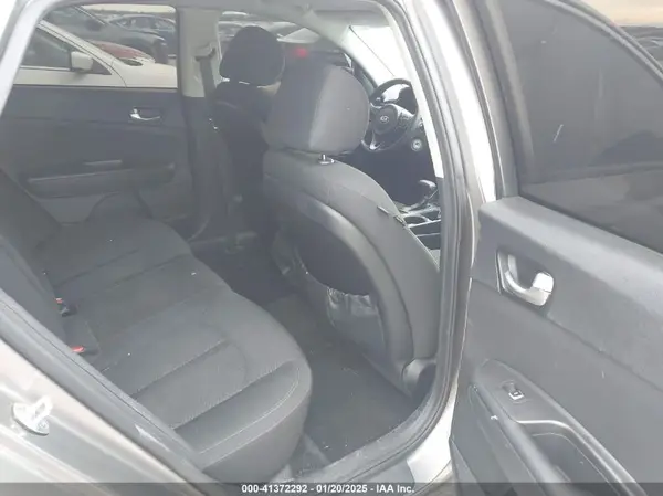 5XXGT4L32JG181962 2018 KIA OPTIMA - Image 8