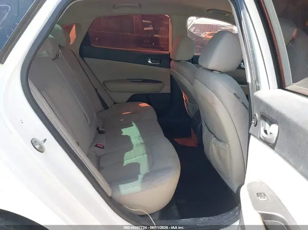 5XXGT4L32JG184831 2018 KIA OPTIMA - Image 8