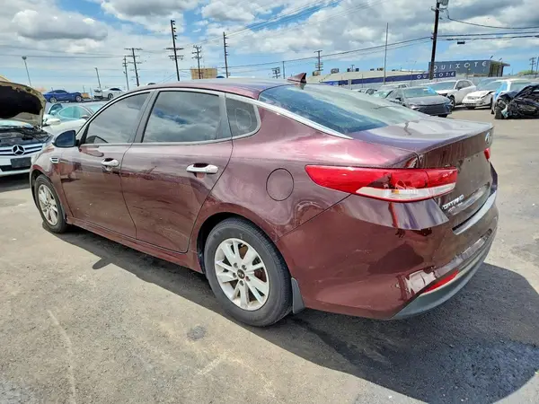 5XXGT4L32JG186322 2018 KIA OPTIMA - Image 2