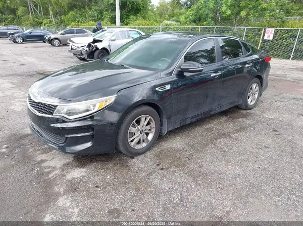 5XXGT4L32JG186529 2018 KIA OPTIMA - Image 2