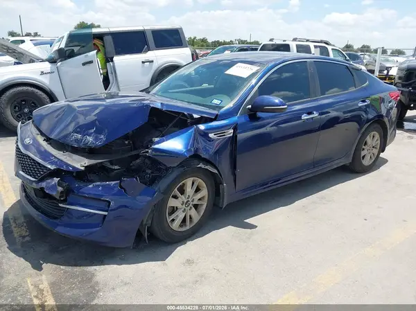 5XXGT4L32JG188605 2018 KIA OPTIMA - Image 2