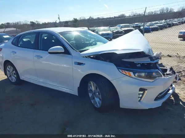 5XXGT4L32JG190385 2018 KIA OPTIMA - Image 1
