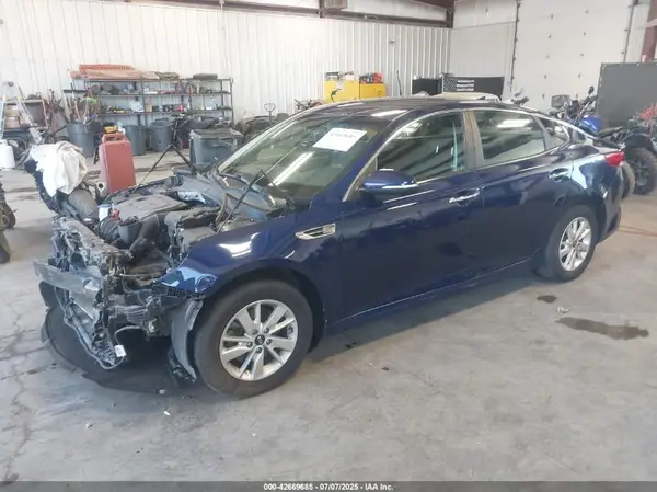 5XXGT4L32JG192203 2018 KIA OPTIMA - Image 2