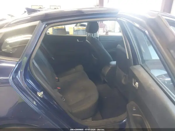 5XXGT4L32JG192203 2018 KIA OPTIMA - Image 8