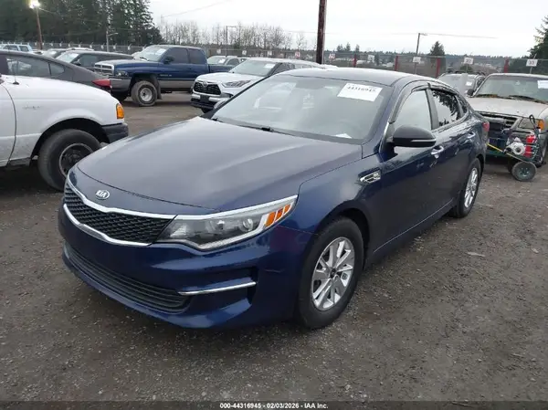 5XXGT4L32JG193853 2018 KIA OPTIMA - Image 2