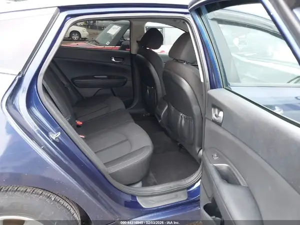 5XXGT4L32JG193853 2018 KIA OPTIMA - Image 8