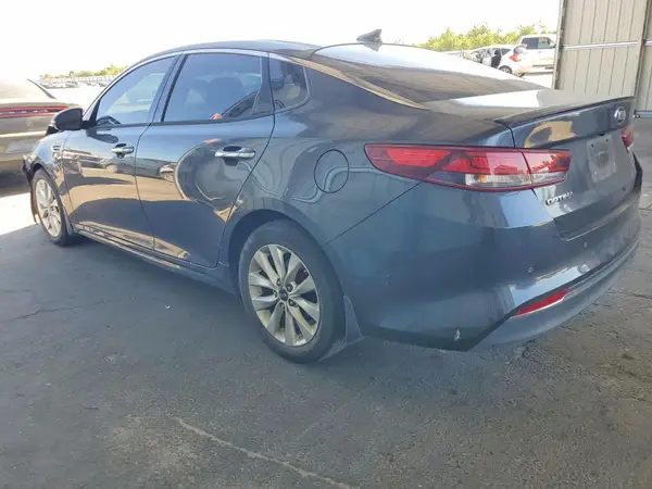 5XXGT4L32JG195313 2018 KIA OPTIMA - Image 2