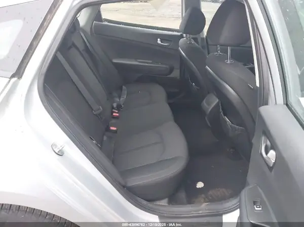 5XXGT4L32JG196445 2018 KIA OPTIMA - Image 8