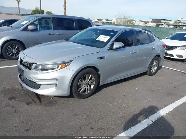 5XXGT4L32JG198311 2018 KIA OPTIMA - Image 2