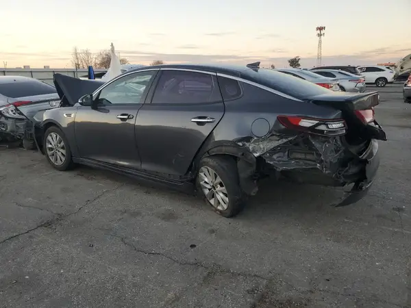 5XXGT4L32JG199023 2018 KIA OPTIMA - Image 2