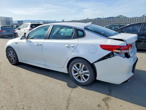 5XXGT4L32JG199880 2018 KIA OPTIMA - Image 2