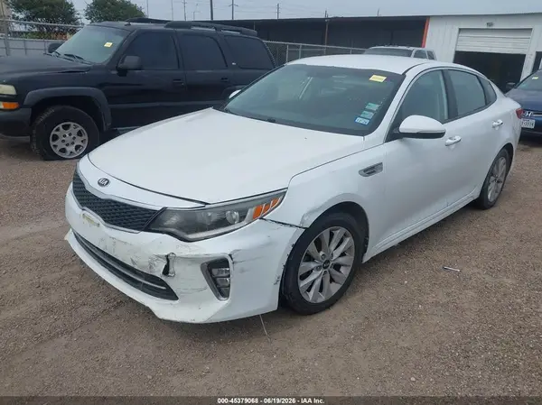 5XXGT4L32JG199894 2018 KIA OPTIMA - Image 2