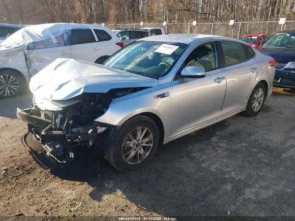 5XXGT4L32JG200302 2018 KIA OPTIMA - Image 2