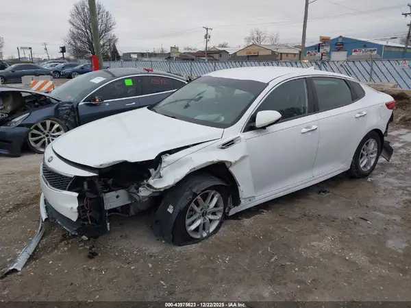 5XXGT4L32JG200509 2018 KIA OPTIMA - Image 2