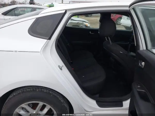 5XXGT4L32JG200509 2018 KIA OPTIMA - Image 8
