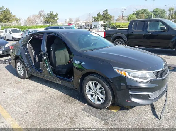 5XXGT4L32JG201577 2018 KIA OPTIMA - Image 1