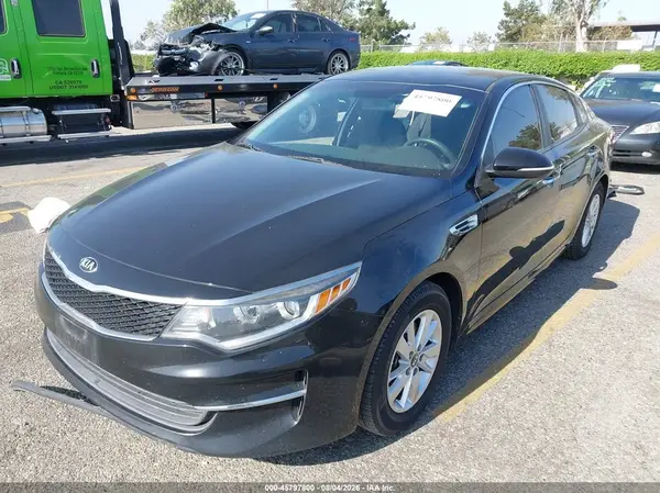 5XXGT4L32JG201577 2018 KIA OPTIMA - Image 2