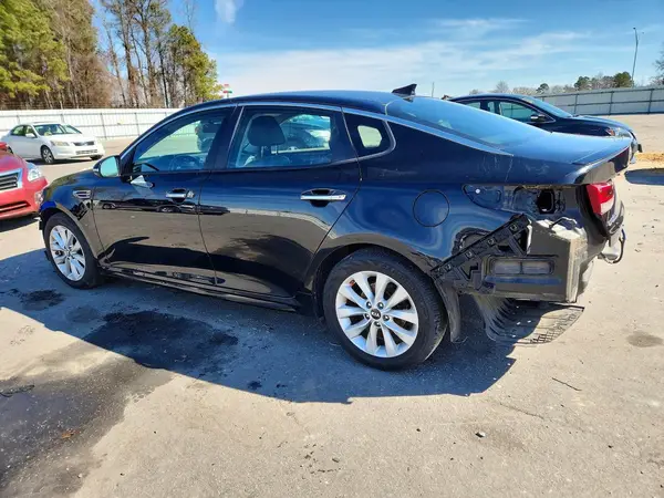 5XXGT4L32JG201675 2018 KIA OPTIMA - Image 2