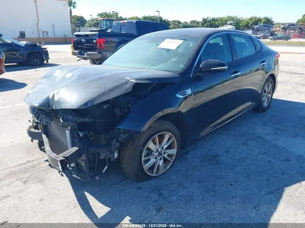5XXGT4L32JG204804 2018 KIA OPTIMA - Image 2