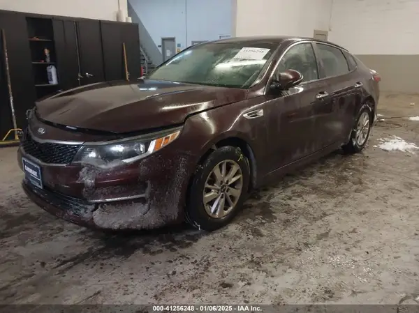 5XXGT4L32JG207055 2018 KIA OPTIMA - Image 2