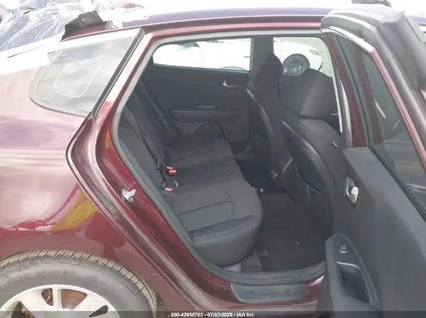 5XXGT4L32JG207511 2018 KIA OPTIMA - Image 8