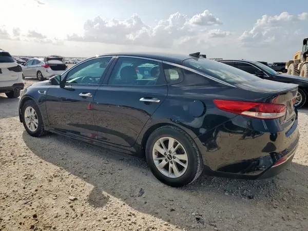 5XXGT4L32JG207833 2018 KIA OPTIMA - Image 2