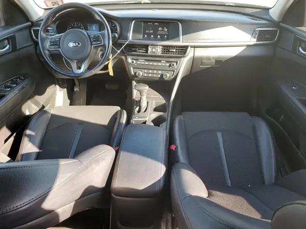 5XXGT4L32JG208271 2018 KIA OPTIMA - Image 8