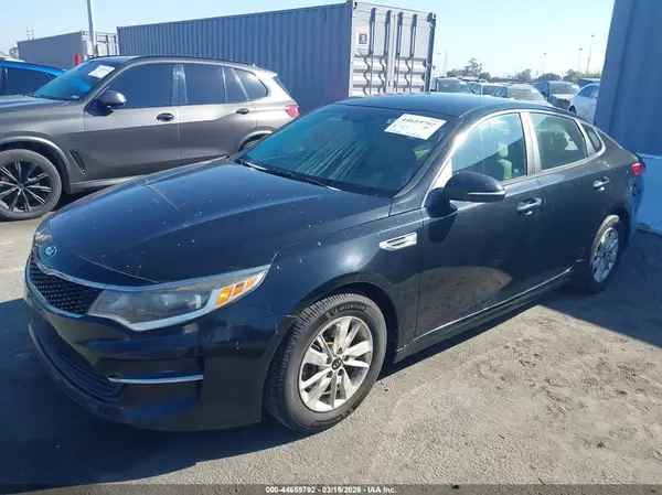 5XXGT4L32JG209842 2018 KIA OPTIMA - Image 2