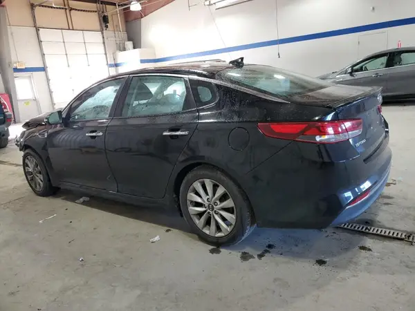 5XXGT4L32JG213079 2018 KIA OPTIMA - Image 2