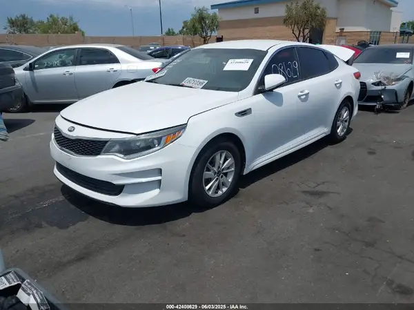 5XXGT4L32JG213616 2018 KIA OPTIMA - Image 2