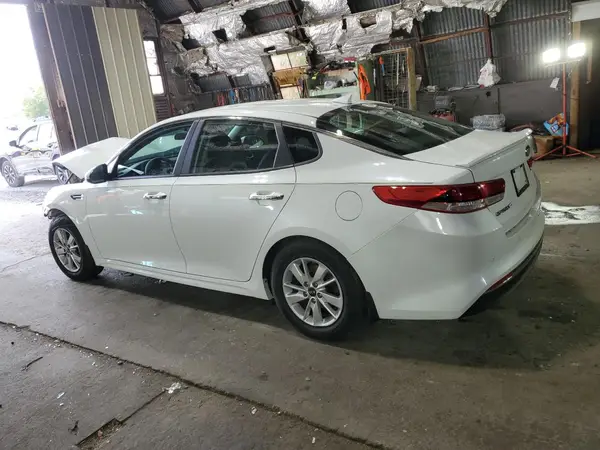 5XXGT4L32JG214118 2018 KIA OPTIMA - Image 2