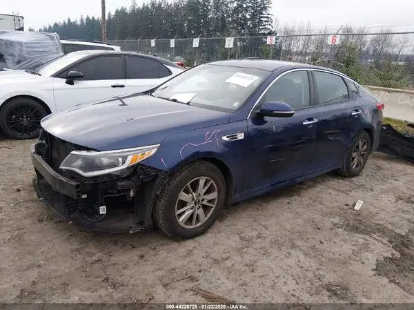 5XXGT4L32JG214829 2018 KIA OPTIMA - Image 2