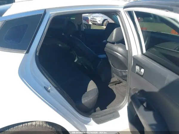 5XXGT4L32JG215186 2018 KIA OPTIMA - Image 8