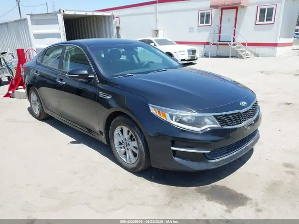 5XXGT4L32JG215768 2018 KIA OPTIMA - Image 1