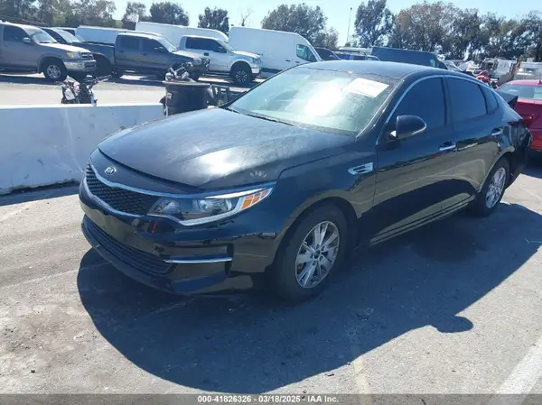 5XXGT4L32JG218170 2018 KIA OPTIMA - Image 2