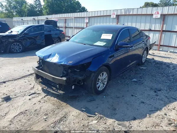 5XXGT4L32JG219996 2018 KIA OPTIMA - Image 2