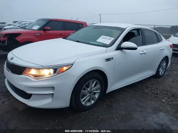 5XXGT4L32JG223143 2018 KIA OPTIMA - Image 2