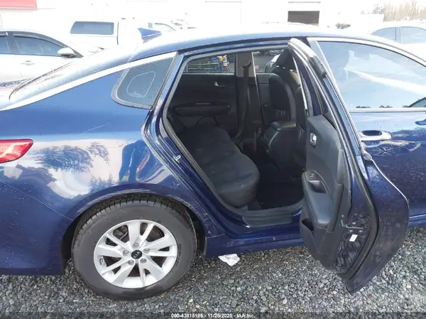 5XXGT4L32JG223594 2018 KIA OPTIMA - Image 8