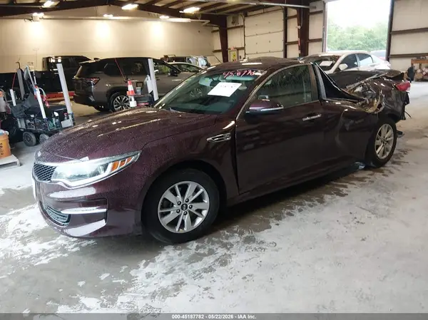 5XXGT4L32JG226043 2018 KIA OPTIMA - Image 2