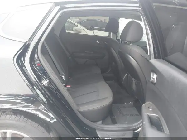 5XXGT4L32JG227581 2018 KIA OPTIMA - Image 8