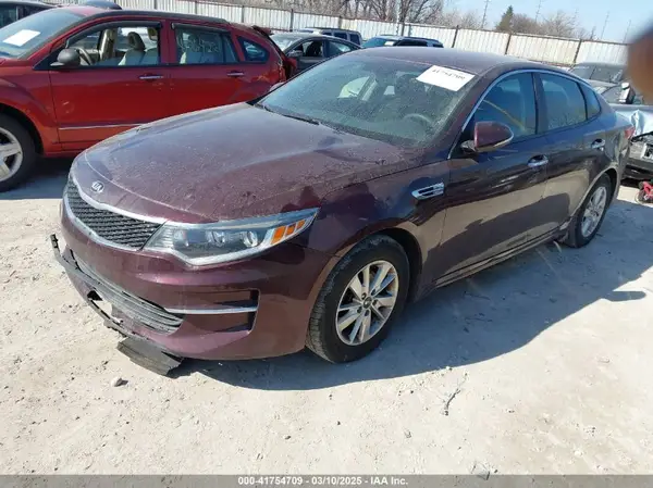 5XXGT4L32JG228231 2018 KIA OPTIMA - Image 2
