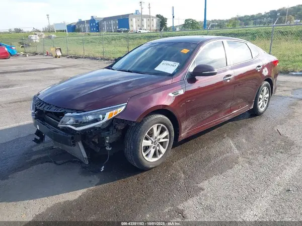 5XXGT4L32JG228925 2018 KIA OPTIMA - Image 2