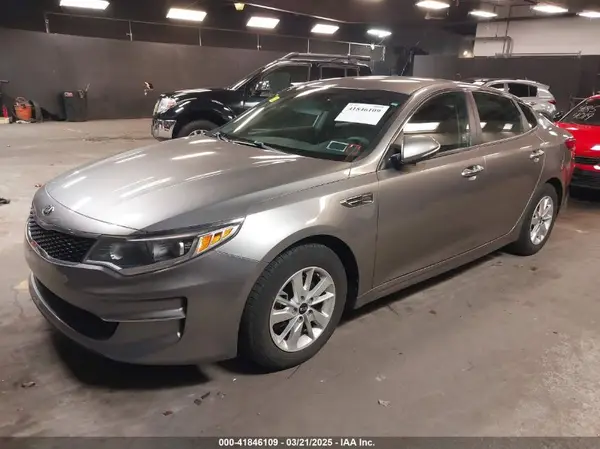 5XXGT4L32JG230478 2018 KIA OPTIMA - Image 2