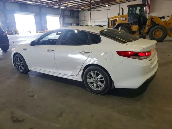 5XXGT4L32JG231727 2018 KIA OPTIMA - Image 2