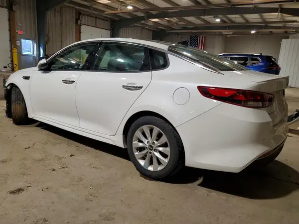 5XXGT4L32JG232005 2018 KIA OPTIMA - Image 2