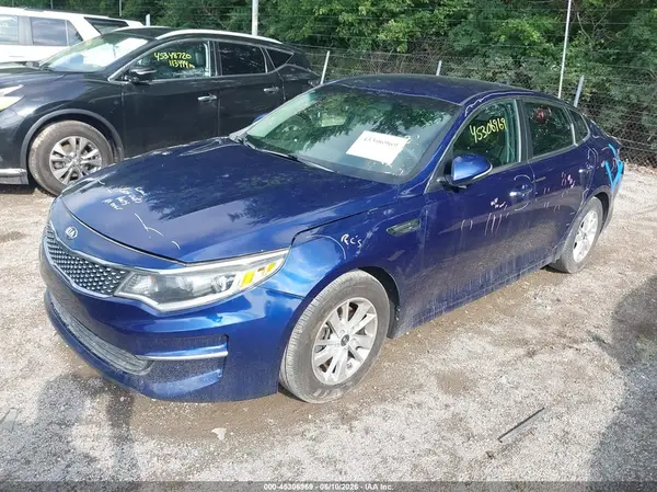 5XXGT4L32JG233235 2018 KIA OPTIMA - Image 2